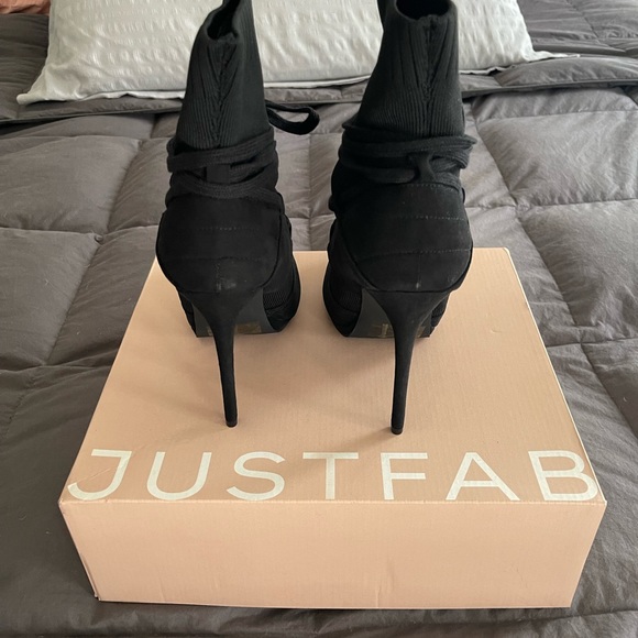 NIB: JustFab booties. - Picture 4 of 9